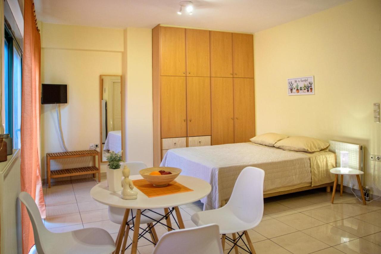 Sunny City Studio Apartment Kalamata Ngoại thất bức ảnh